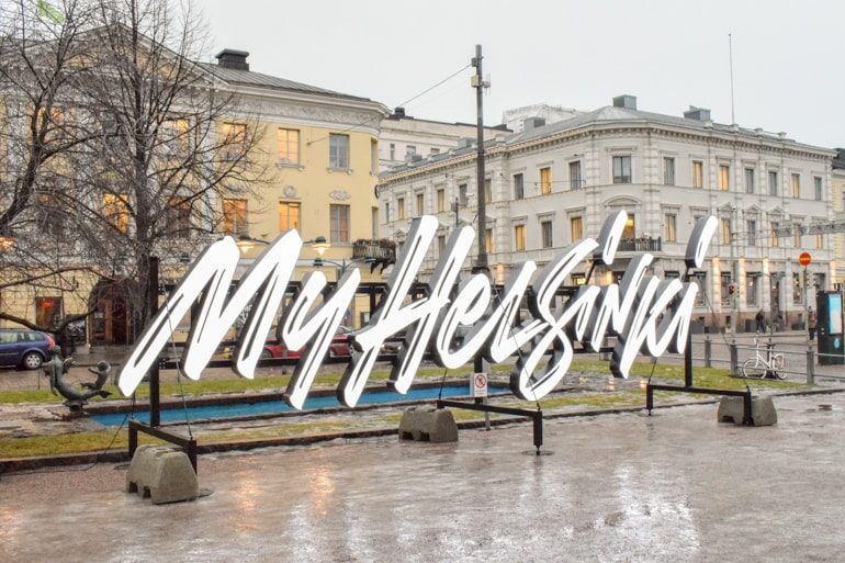 Helles My Helsinki Schild im Park Ein Tag in Helsinki Finnland