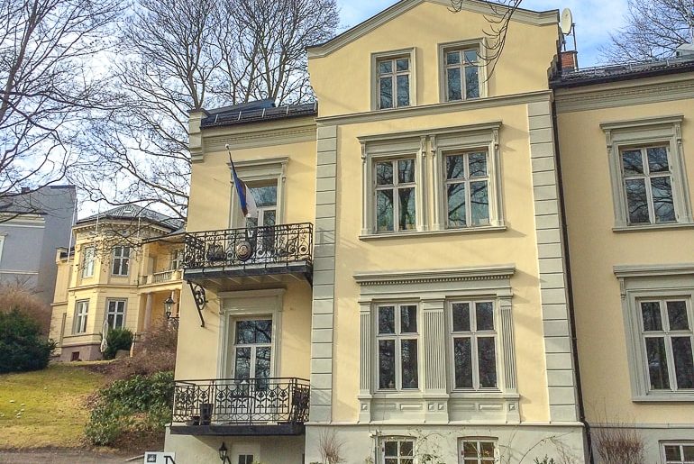 Gelbes Haus in Stadtviertel von Oslo Norwegen