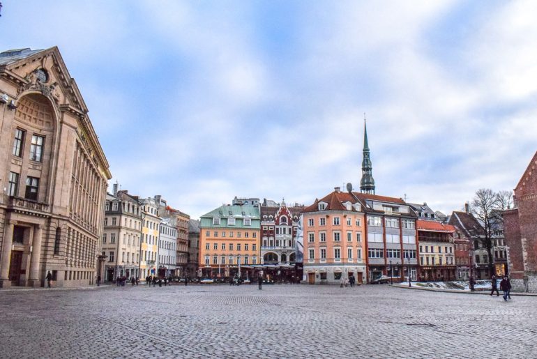 Bunte Gebäude in Altstadt von Riga Lettland Bucket List Reiseziele