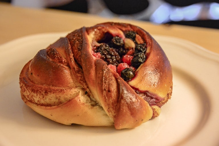 sweet bun with berries inside artizan budapest