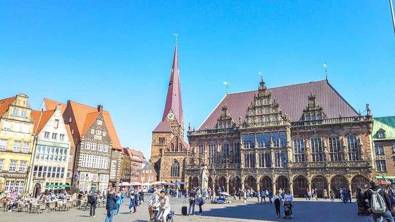Marktplatz in Bremen Altstadt mit Gebäuden und Rathaus Bremen Sehenswürdigkeiten