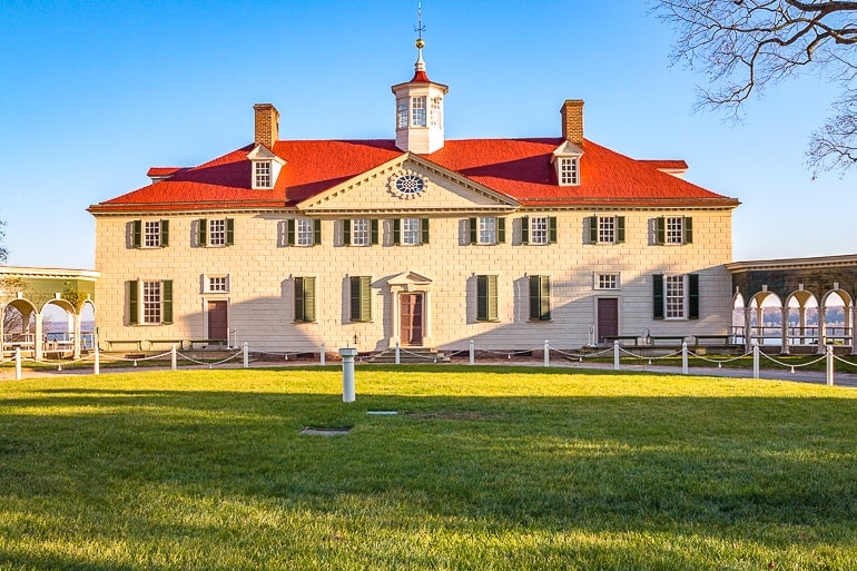 Weißes Haus mit rotem Dach Mount Vernon Washington DC