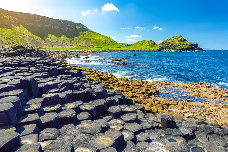 hexagon rock steps along coastline with sea giant's causeway ireland