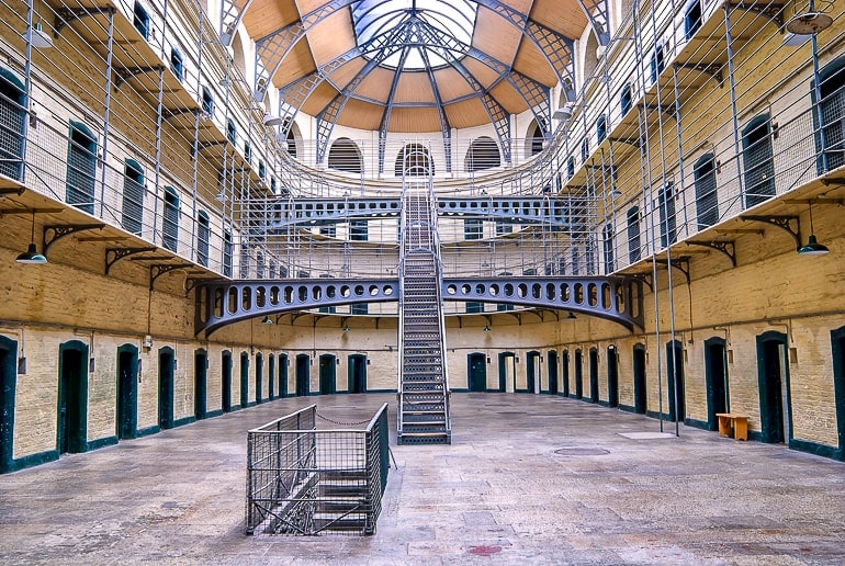 Innere eines Gefängnisses in Dublin Irland