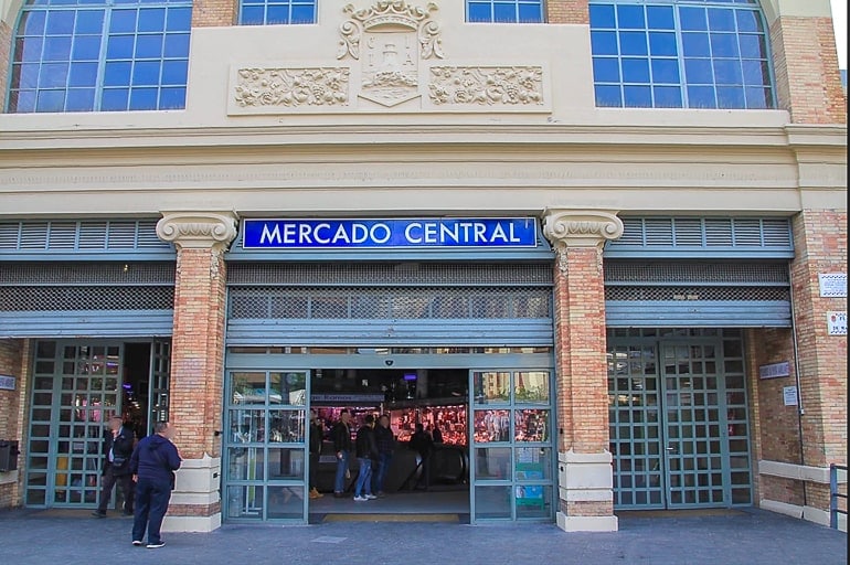 Eingang zu Markthallte in Alicante